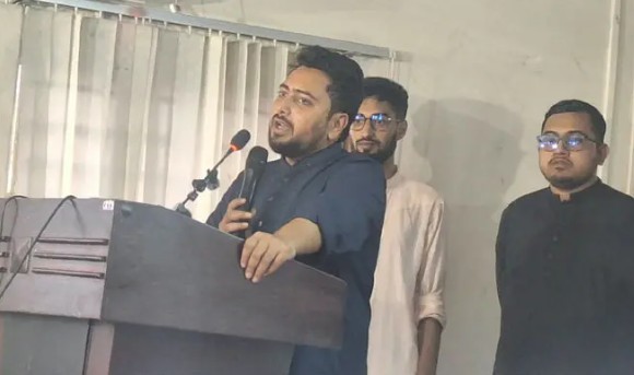 ভাইভায় নম্বর বাড়ানো নিয়ে সরকারকে সতর্ক করলেন নাহিদ ইসলাম